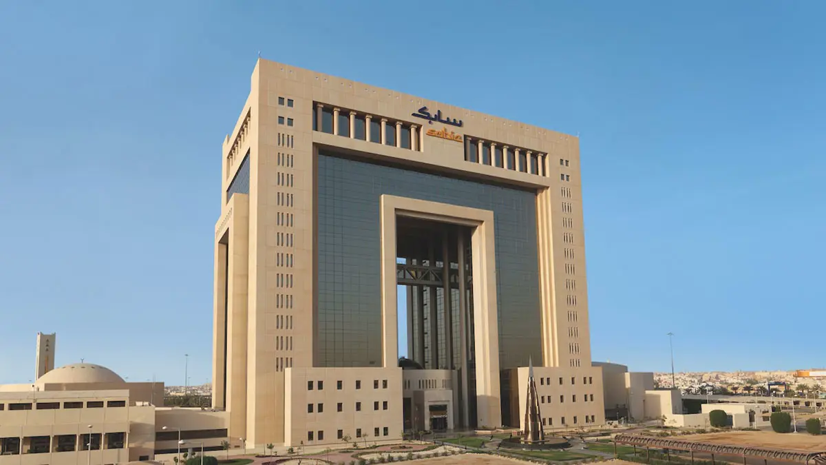 مصدران: "سابك" السعودية تعين بنوكًا لترتيب إصدار سندات دولارية