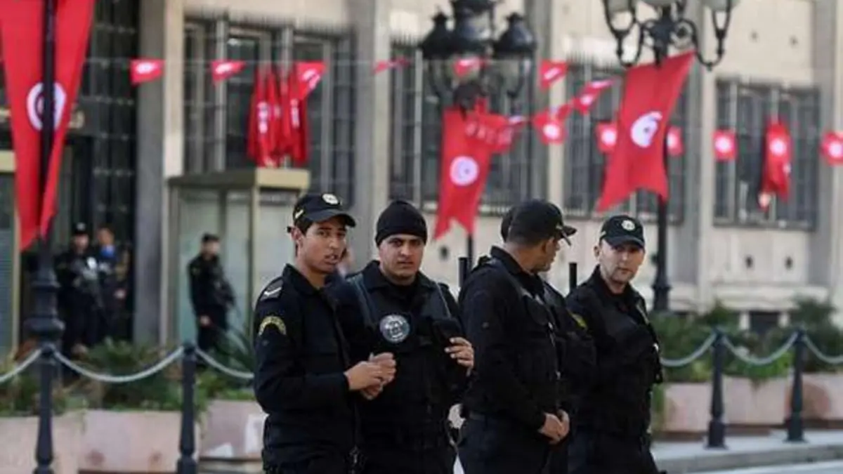 برلماني تونسي يقتحم مركزا أمنيا ويخلي سبيل أحد المتشددين