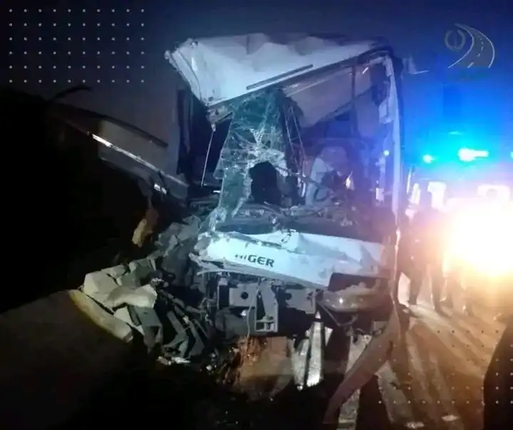 الحافلة من موقع الحادث