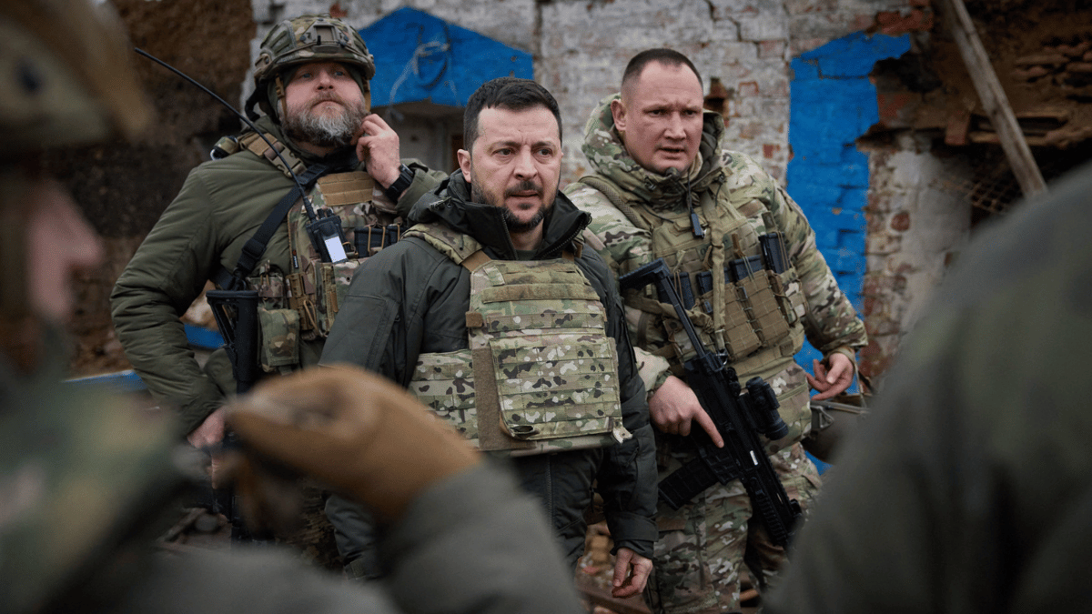 "لوموند": تغيير قائد الجيش الأوكراني خطر استراتيجي وسياسي