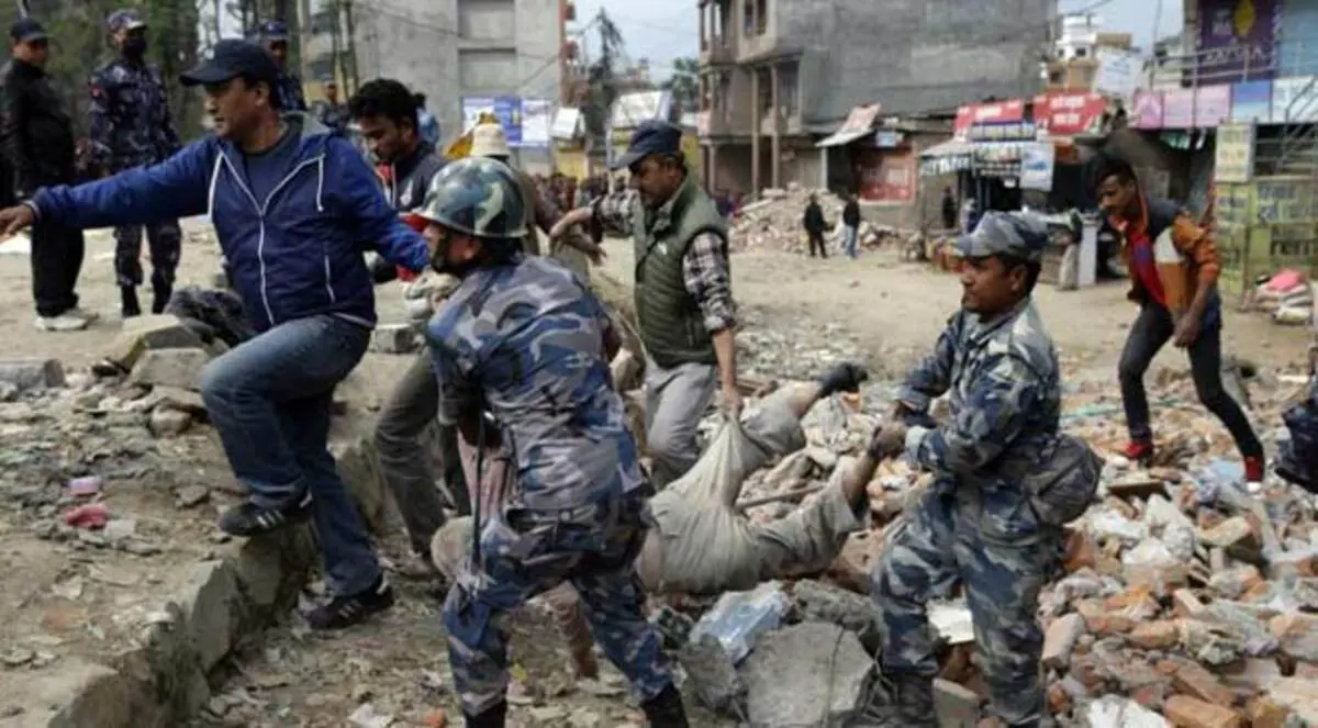مساعدات جزائرية بمليون دولار لإغاثة منكوبي زلزال نيبال