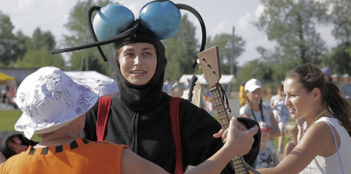 في مهرجان البعوض الروسي: كلما لُدِغت أكثر.. كنت الأفضل