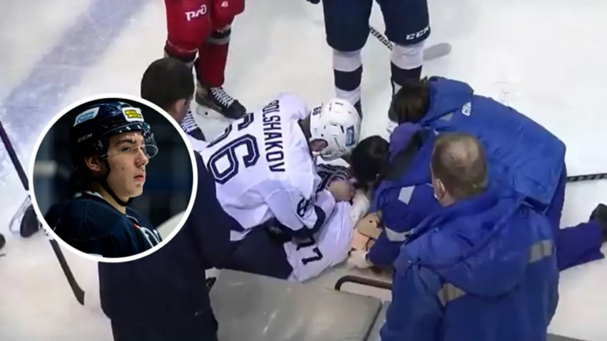 وفاة لاعب هوكي الجليد الروسي تيمور فيزوتدينوف بعد اصطدام قرص اللعبة برأسه (فيديو)