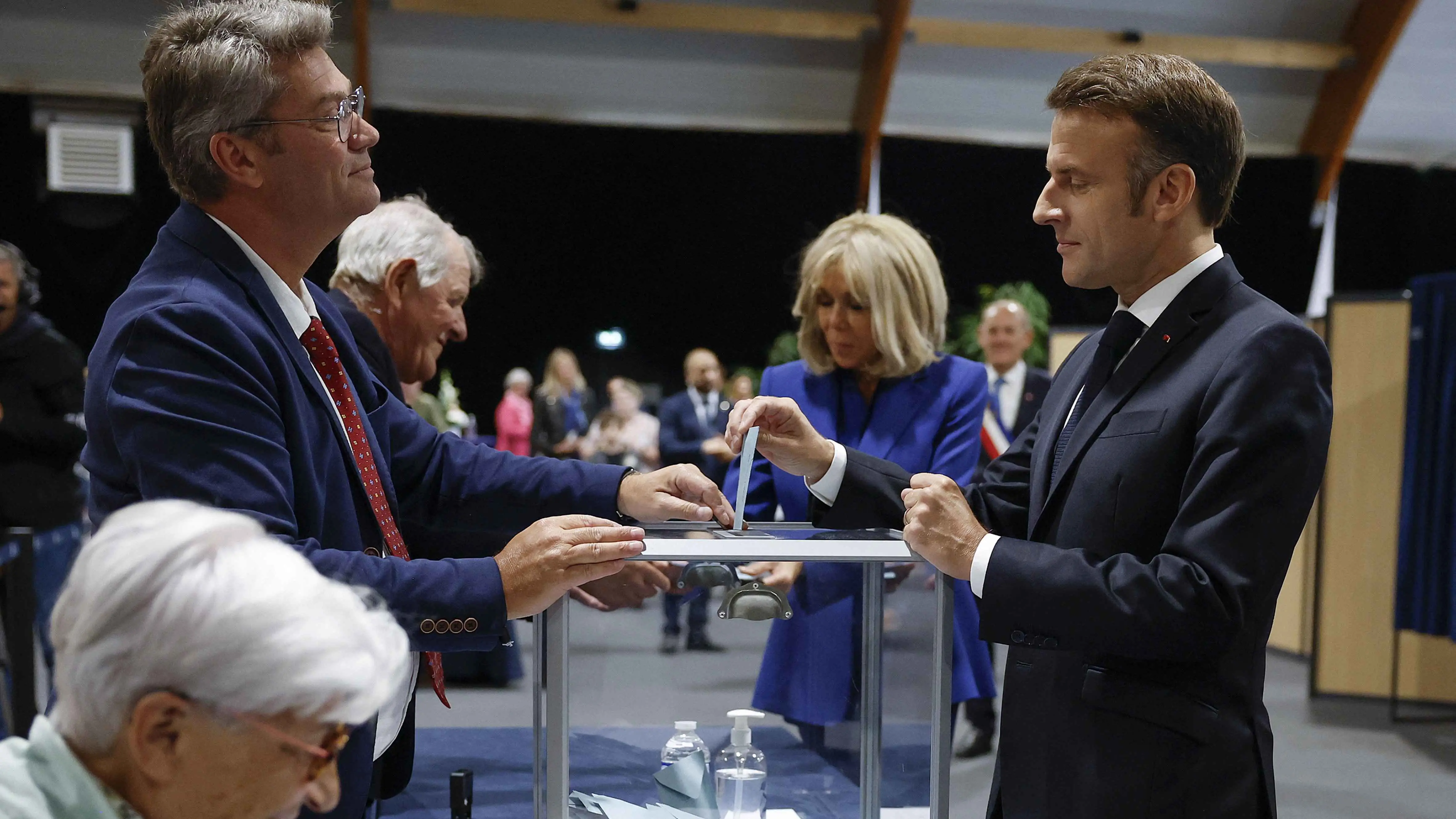 أوجه الشبه والاختلاف بين الانتخابات الفرنسية والبريطانية