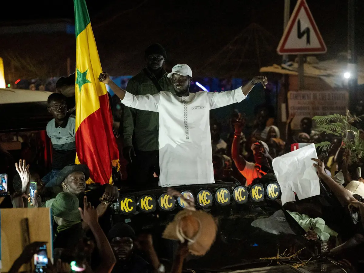 "لوموند": السنغال على شفا تحول سياسي مزلزل