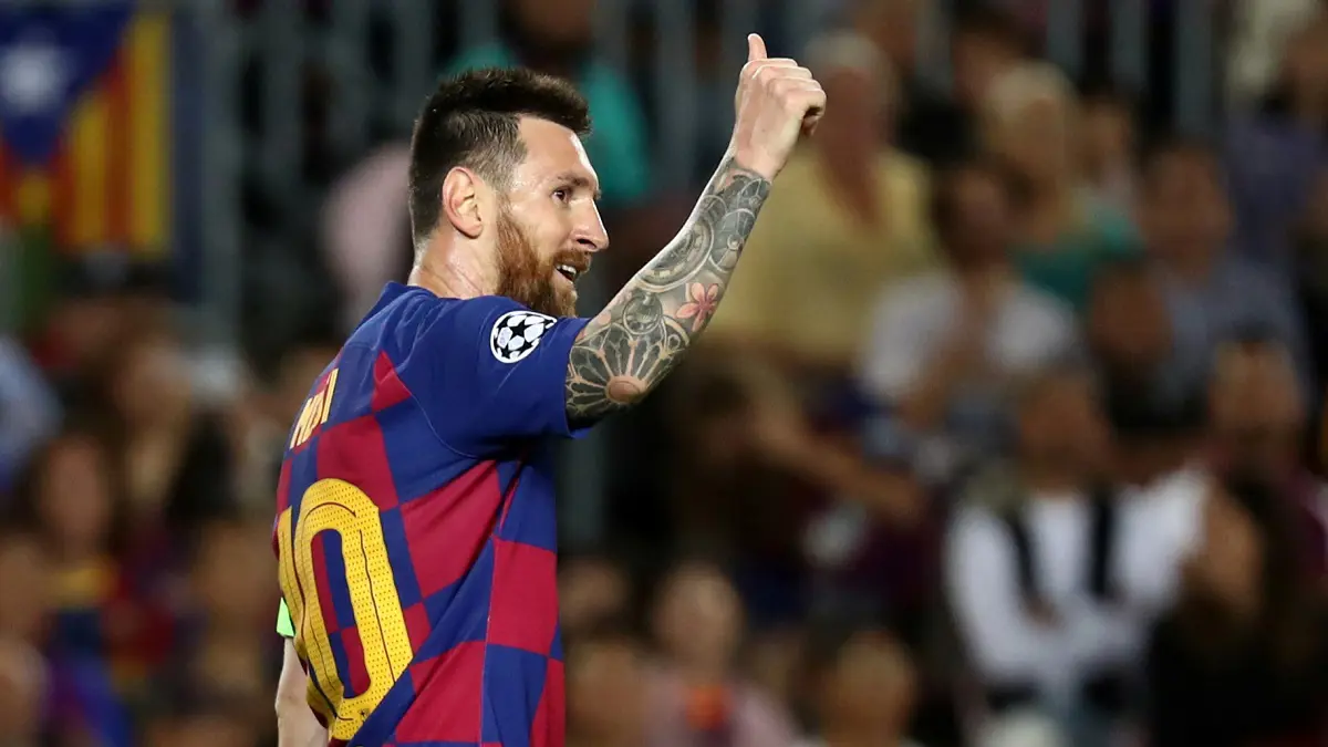 لم تره من قبل.. شاهد كيف قام ميسي بدور المدرب خلال مباراة برشلونة وإنتر (فيديو)