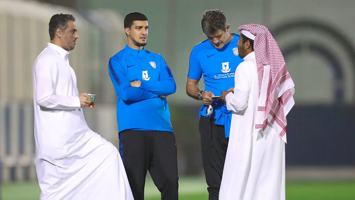 هل قررت إدارة نادي الهلال السعودي إقالة المدرب الكرواتي زوران ماميتش؟