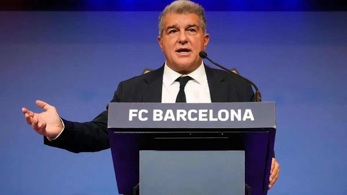على الهواء.. جمع تبرعات لنقل نجمين إلى برشلونة (فيديو)