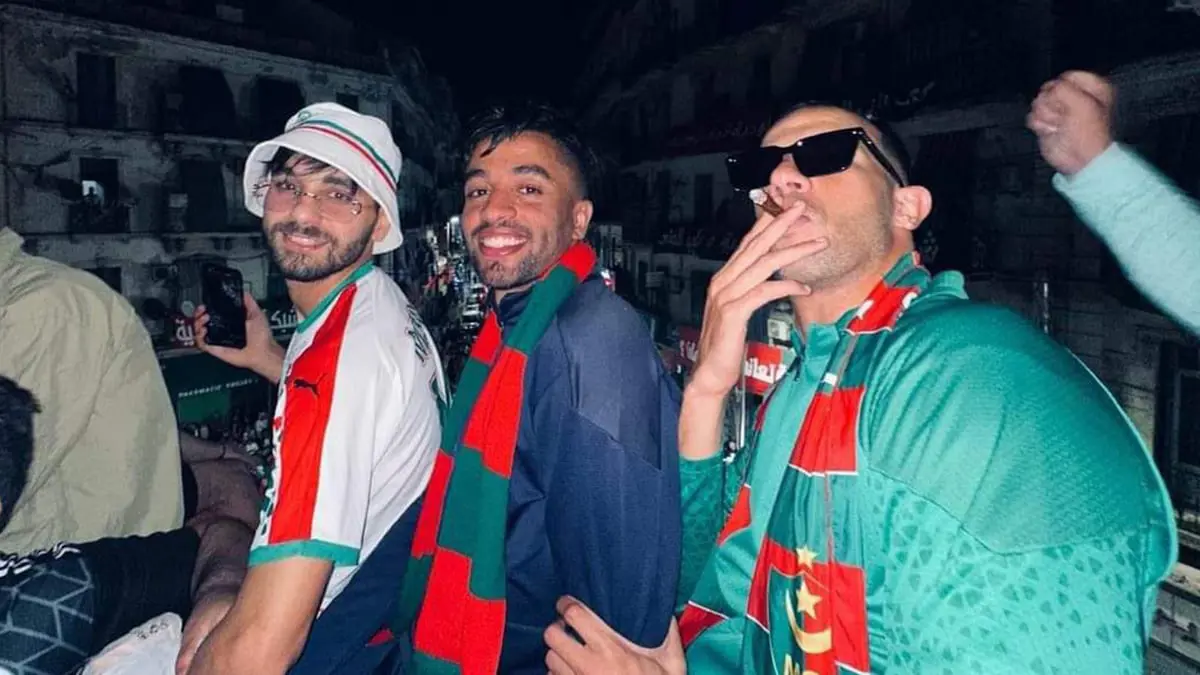 الجزائري جمال بلعمري يحتفل بالسيجار على طريقة أنشيلوتي (صور)