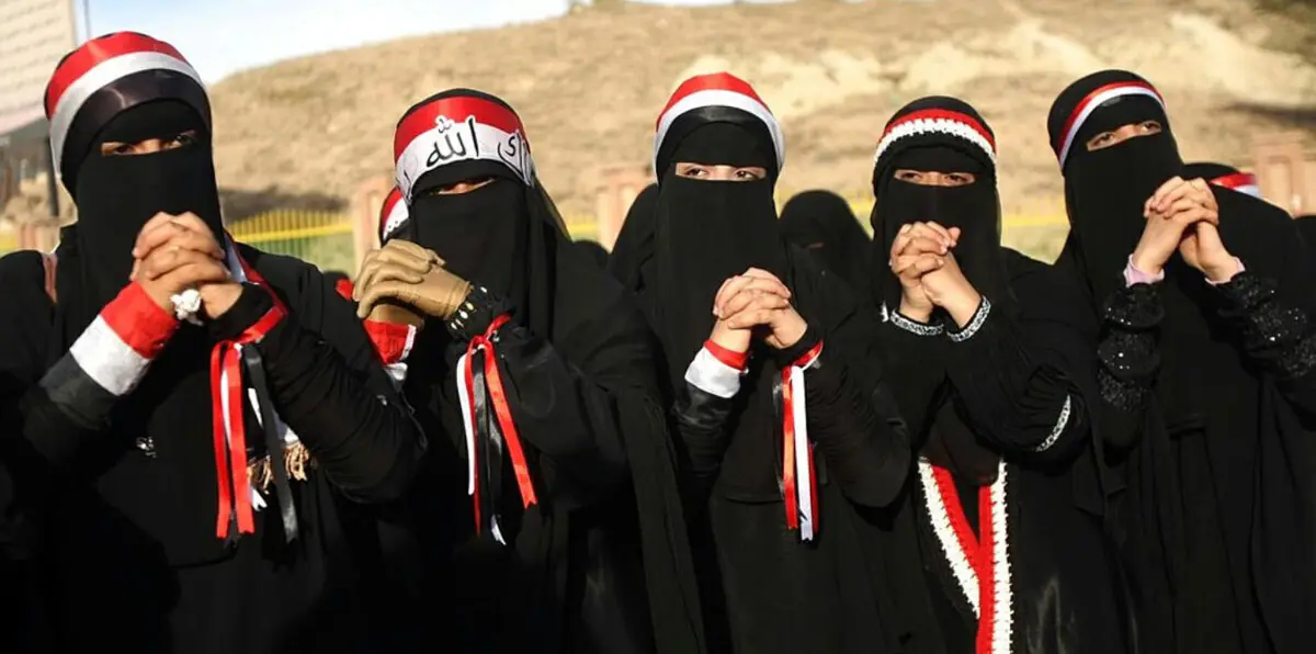 نساء صنعاء يضقن ذرعًا بممارسات مليشيا الحوثي