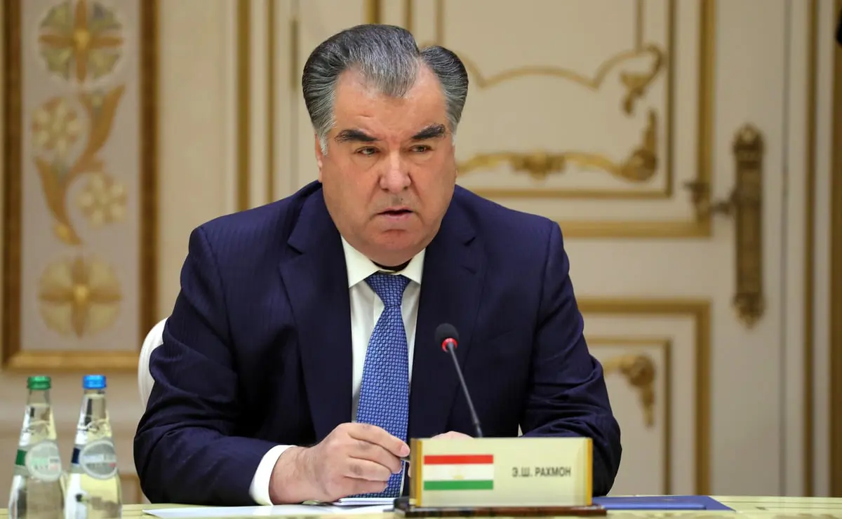 طاجيكستان تجبر موظفي الحكومة على تعلم لغتين أجنبيتين