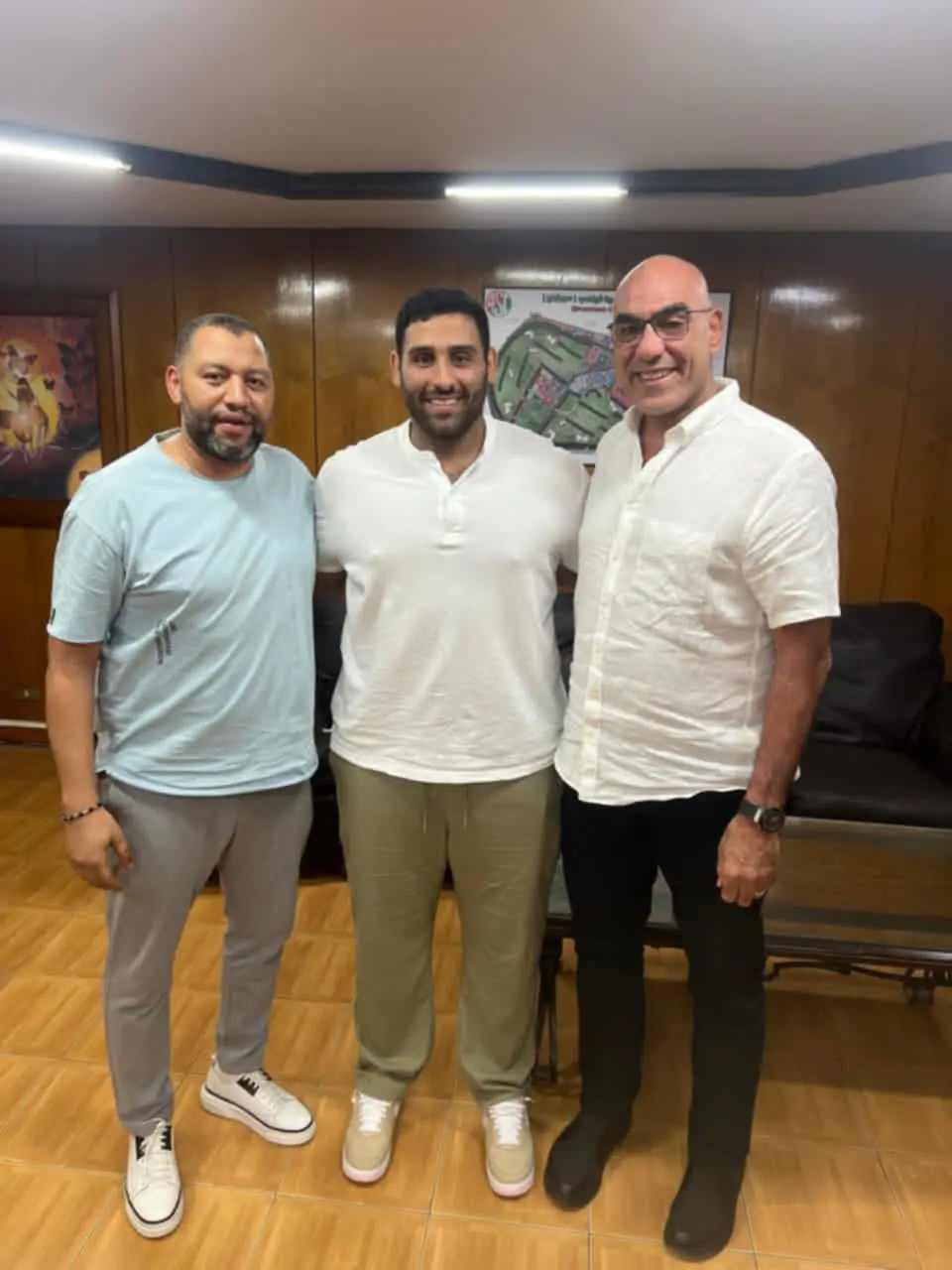 بيجاد مروان مع هشام نصر نائب رئيس الزمالك وحسن يسري