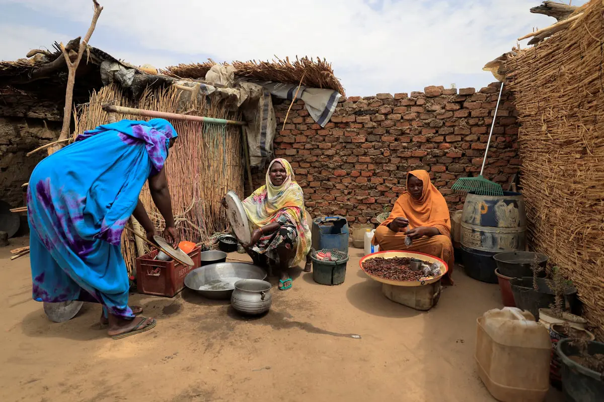 السودان على شفا كارثة اقتصادية وإنسانية كبيرة 
