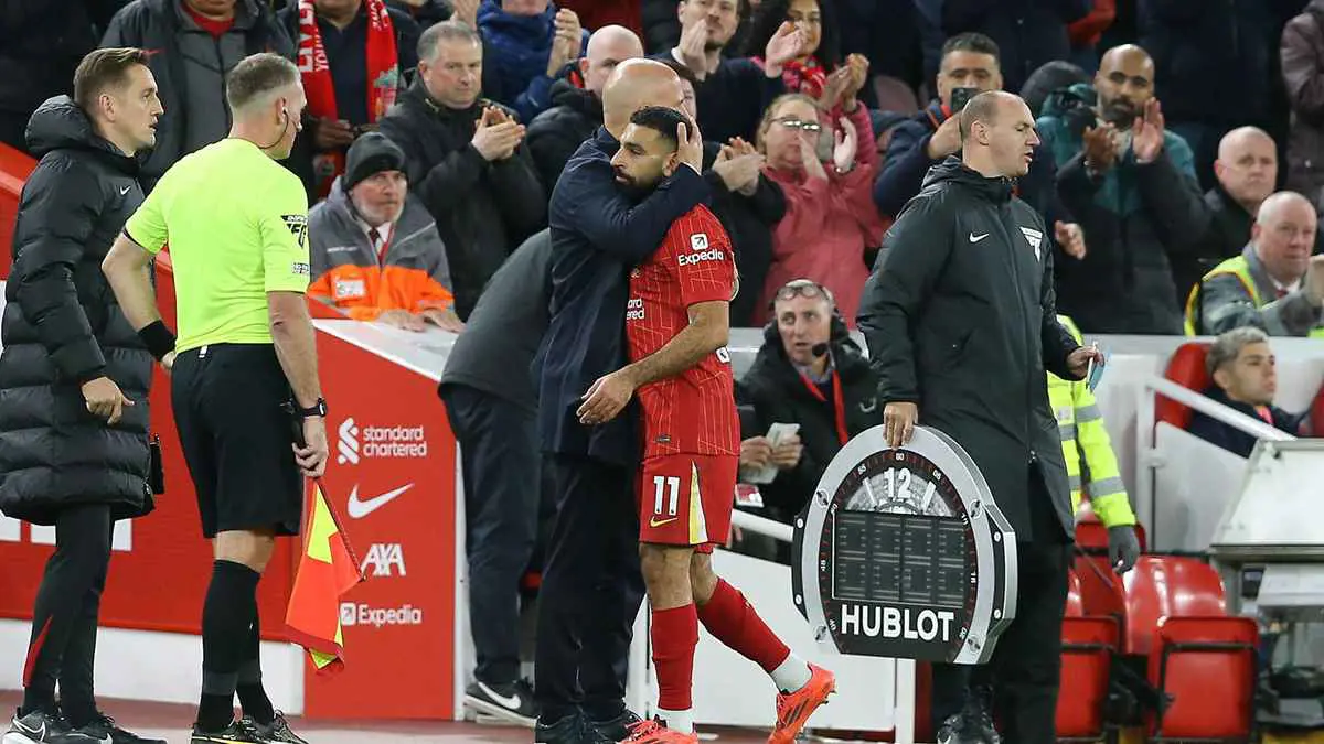 رغم التوقعات الكبيرة.. سلوت يصدم محمد صلاح