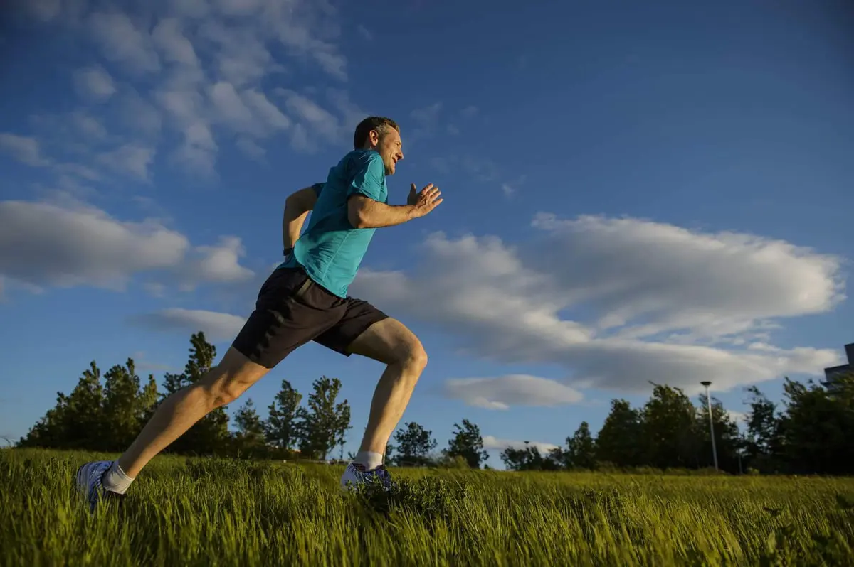 دراسة تكشف خدعة بسيطة للجري بشكل أسرع