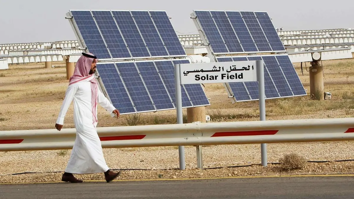"التايمز": السعودية تعتزم الاستثمار في خطة بريطانية للحصول على الطاقة من الفضاء