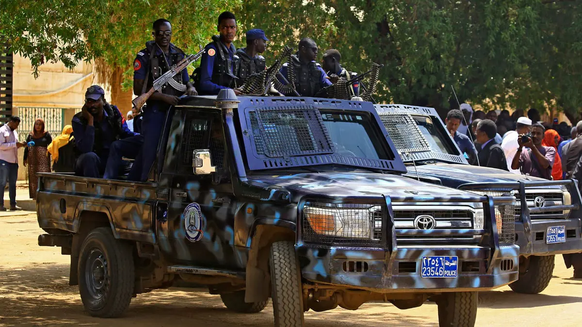 عصابة مخدرات تعدم شرطيا سودانيا داخل عربة لنقل السجناء