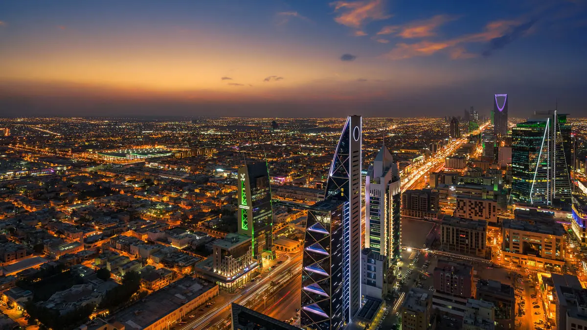 السعودية تعلن أن 30% من سيارات الرياض ستكون "كهربائية" بحلول 2030