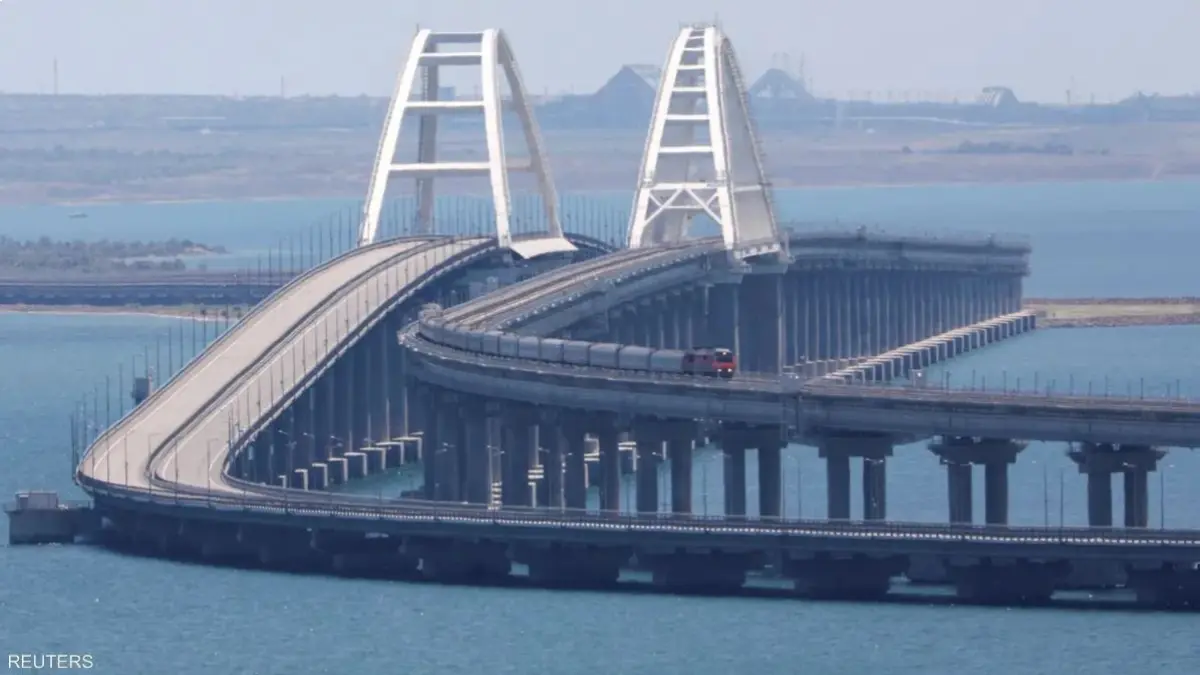 إعادة تشغيل جسر القرم بعد توقف "مؤقت"