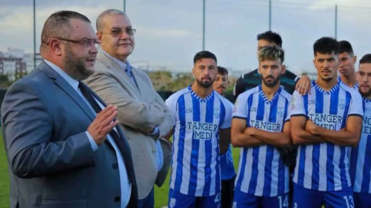 رئيس اتحاد طنجة يكشف آخر تفاصيل أزمة غرق مركب لاعبي الفريق (فيديو)