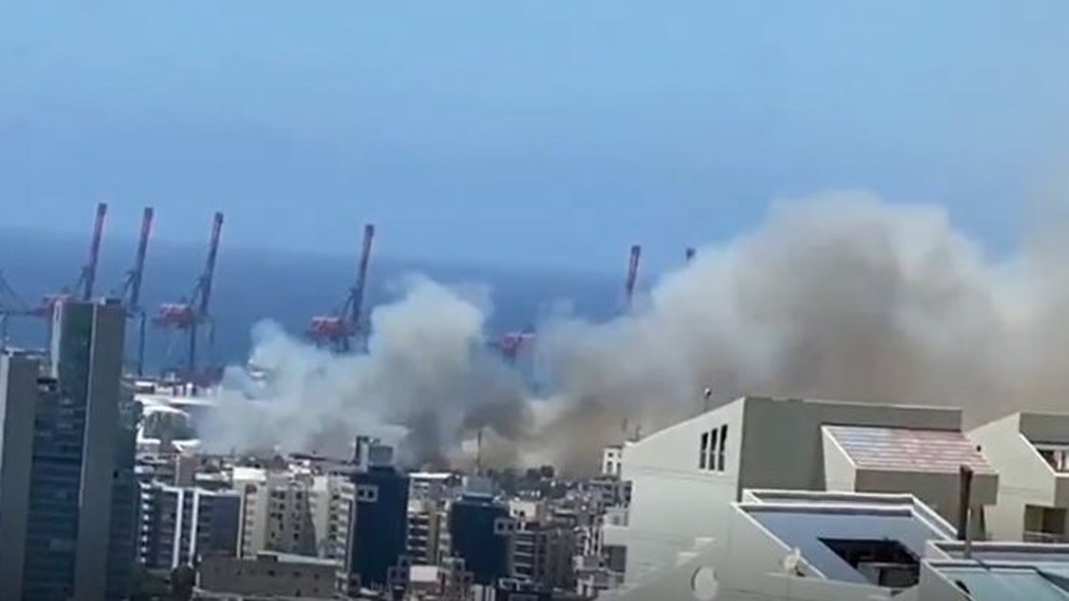 اندلاع حريق في محيط مرفأ بيروت (فيديو)