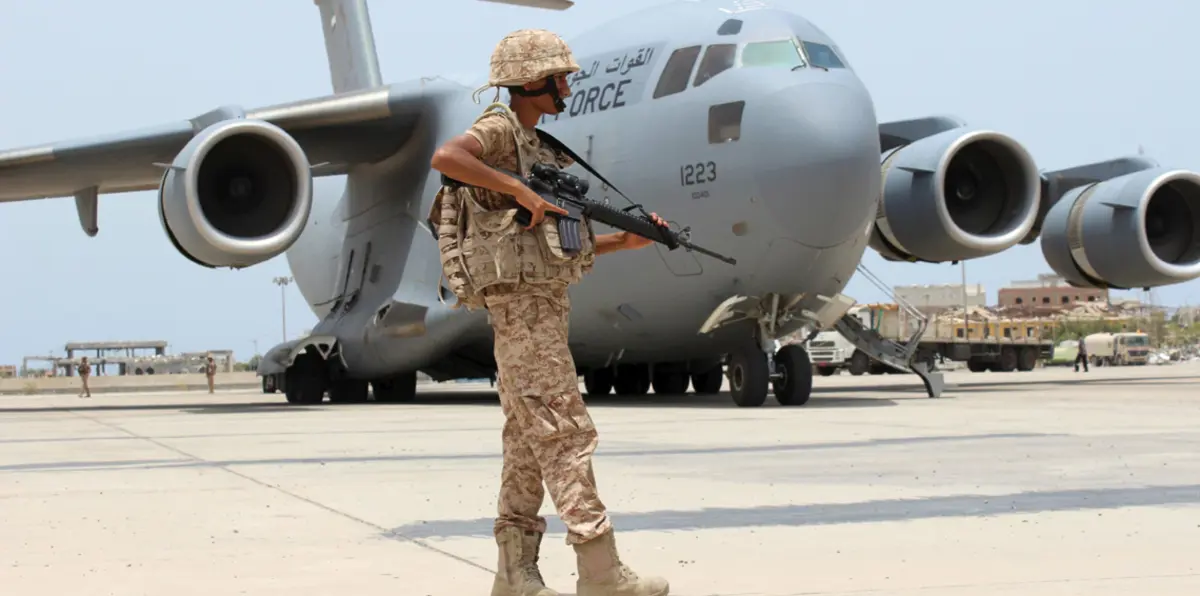 القوات الإماراتية تشن عملية "الرعد الأحمر" ضد مواقع للحوثيين بالحديدة