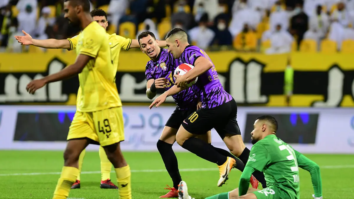 العين يتأهل إلى نصف نهائي كأس رابطة المحترفين الإماراتية بفوز مثير على الوصل 4/3 (فيديو)