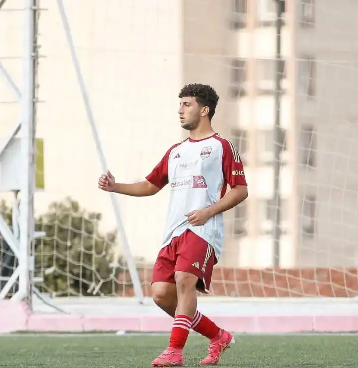 مازن أحمد لاعب فريق الشباب بالأهلي المصري