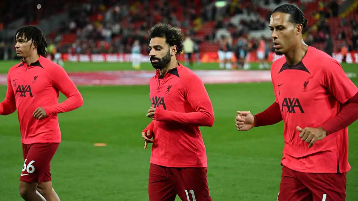 من يحصل على راتب أكبر.. محمد صلاح أم فان دايك؟