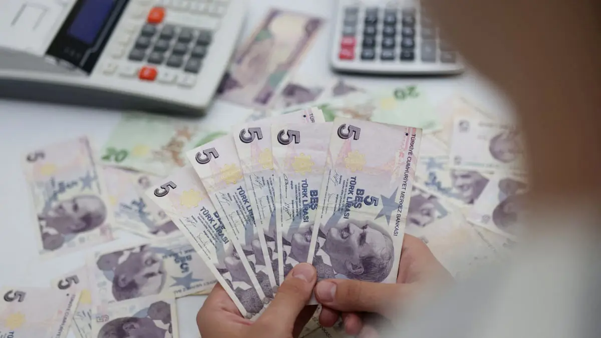 الليرة التركية تهبط لمستوى قياسي جديد عند 20.2 للدولار