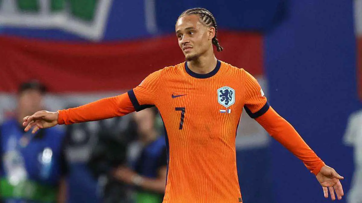 تشافي سيمونز