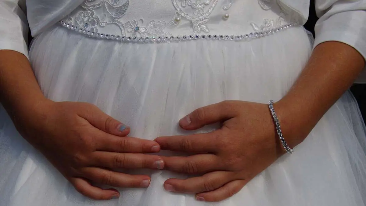 إسراء خميس.. طفلة لبنانية عمرها 12 عاما متزوجة وحامل