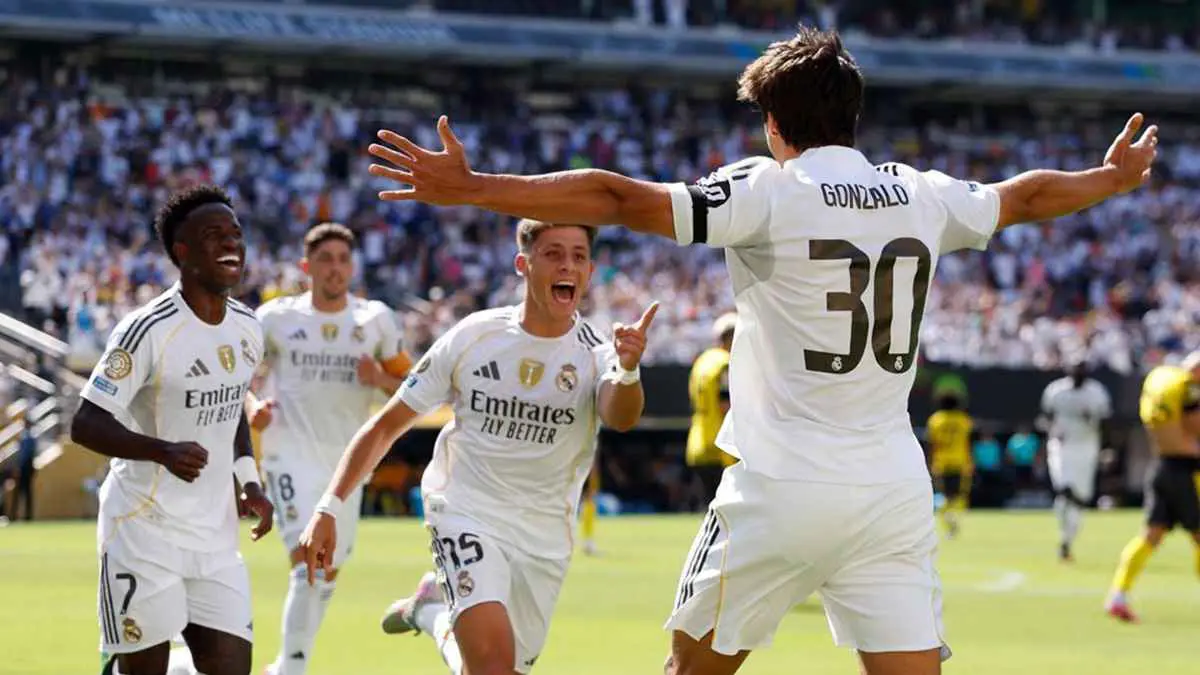 10 عروض لشراء نجم ريال مدريد المتألق