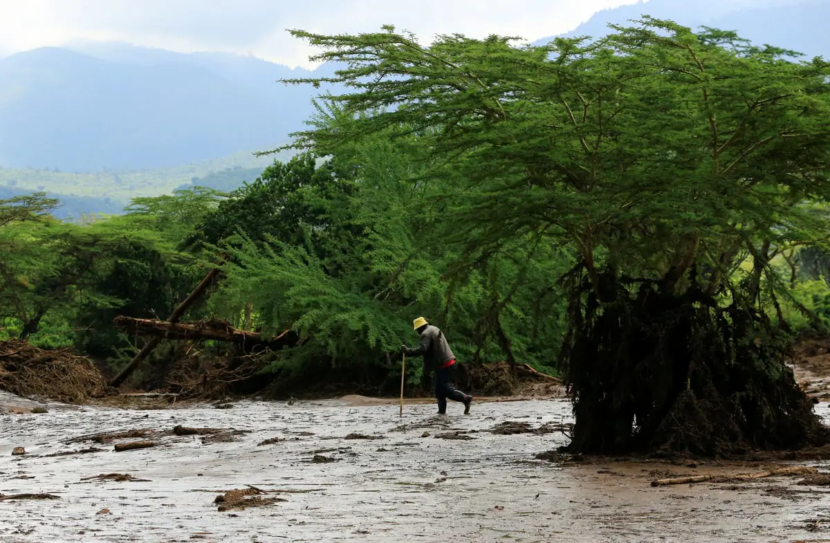 42 قتيلا إثر انهيار سد وسط كينيا (فيديو)