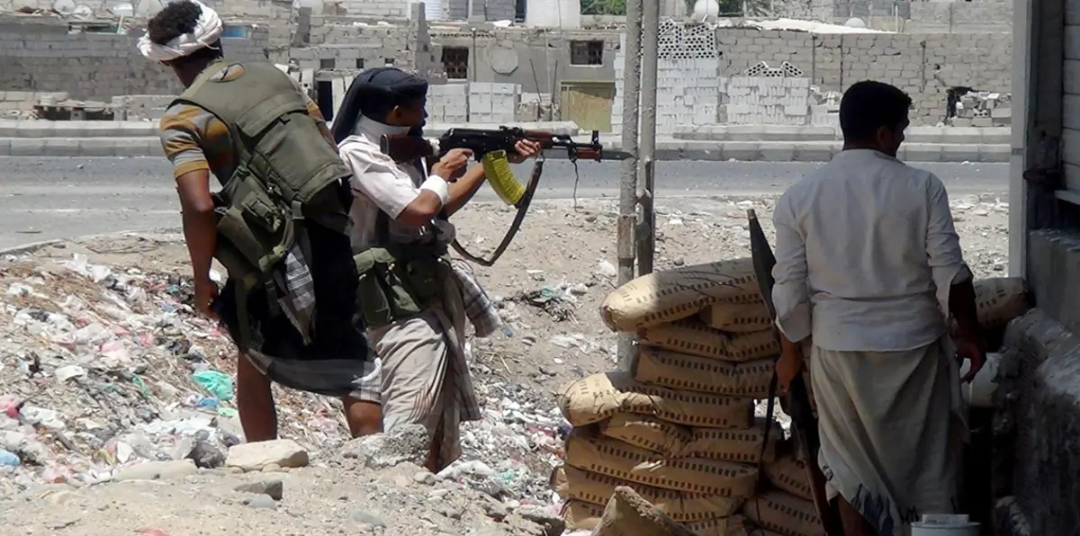 مقتل صحفي يمني بنيران الحوثي خلال تغطية المواجهات في تعز