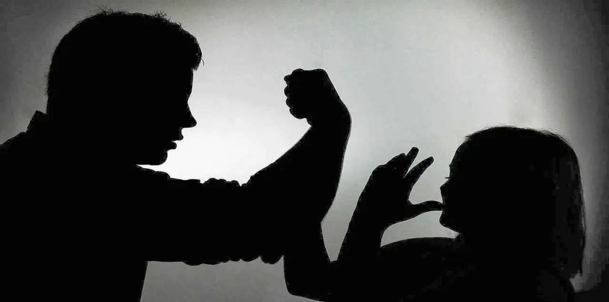 بالفيديو.. زوج "معنفة أبها" ووالدها يكشفان تفاصيل القضية التي أثارت الشارع السعودي