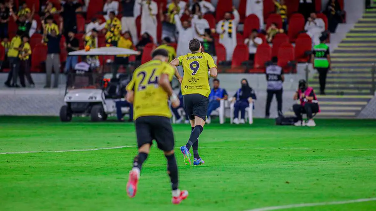 الاتحاد يهزم الفيحاء ويضع "يده" على لقب الدوري السعودي (فيديو)
