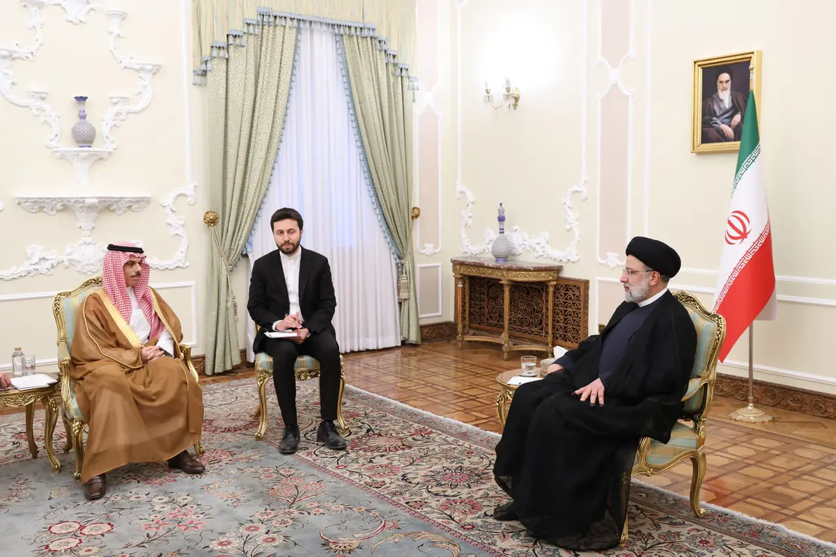 رئيسي يؤكد لبن فرحان ترحيبه بعودة العلاقات بين إيران والسعودية