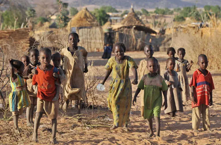 صورة لأطفال لاجئين سودانيين 