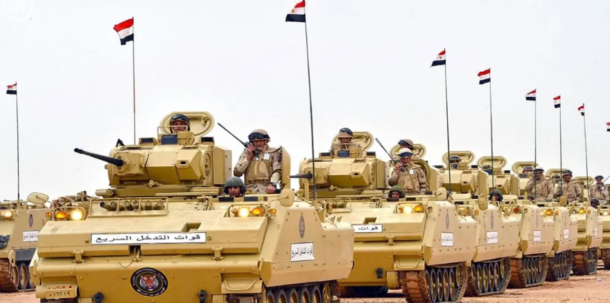 الجيش المصري يصدر البيان رقم "2".. وسلاح الجو يقصف مواقع في سيناء