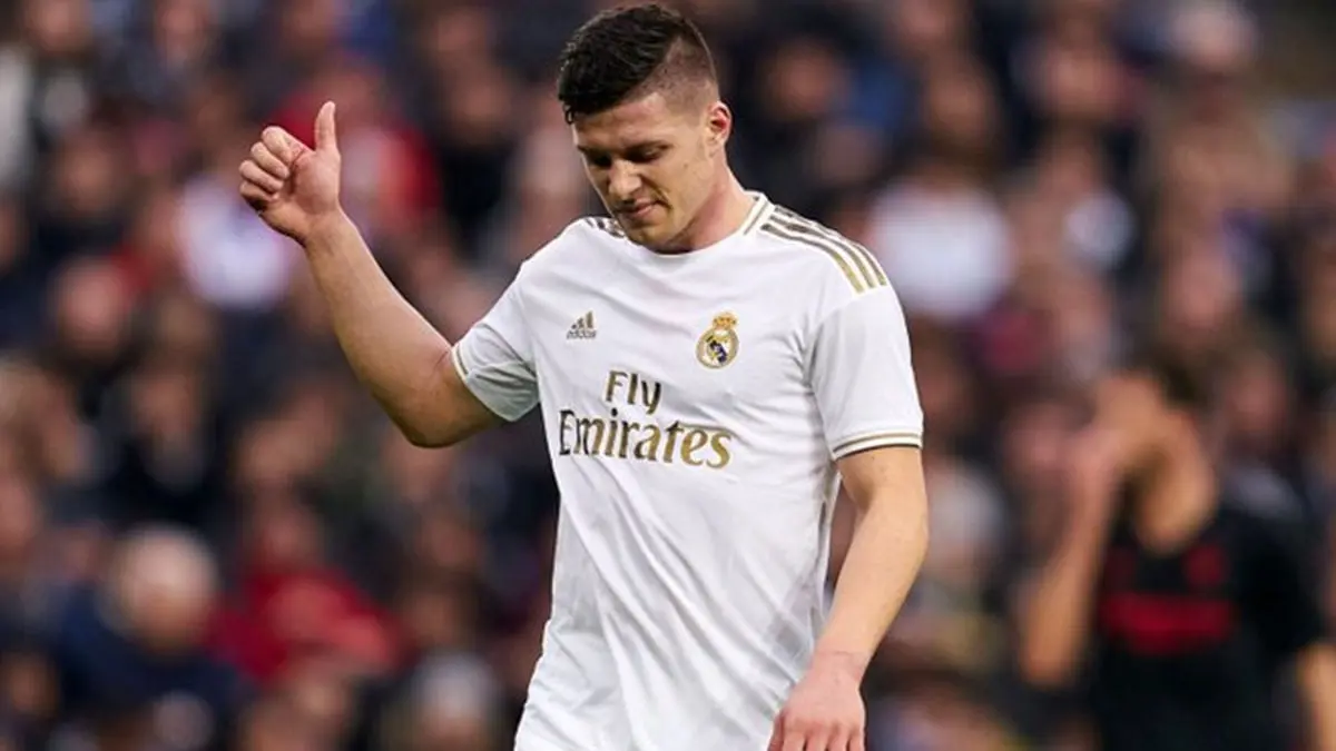صحيفة صربية تكشف تفاصيل صادمة عن إصابة لوكا يوفيتش نجم ريال مدريد