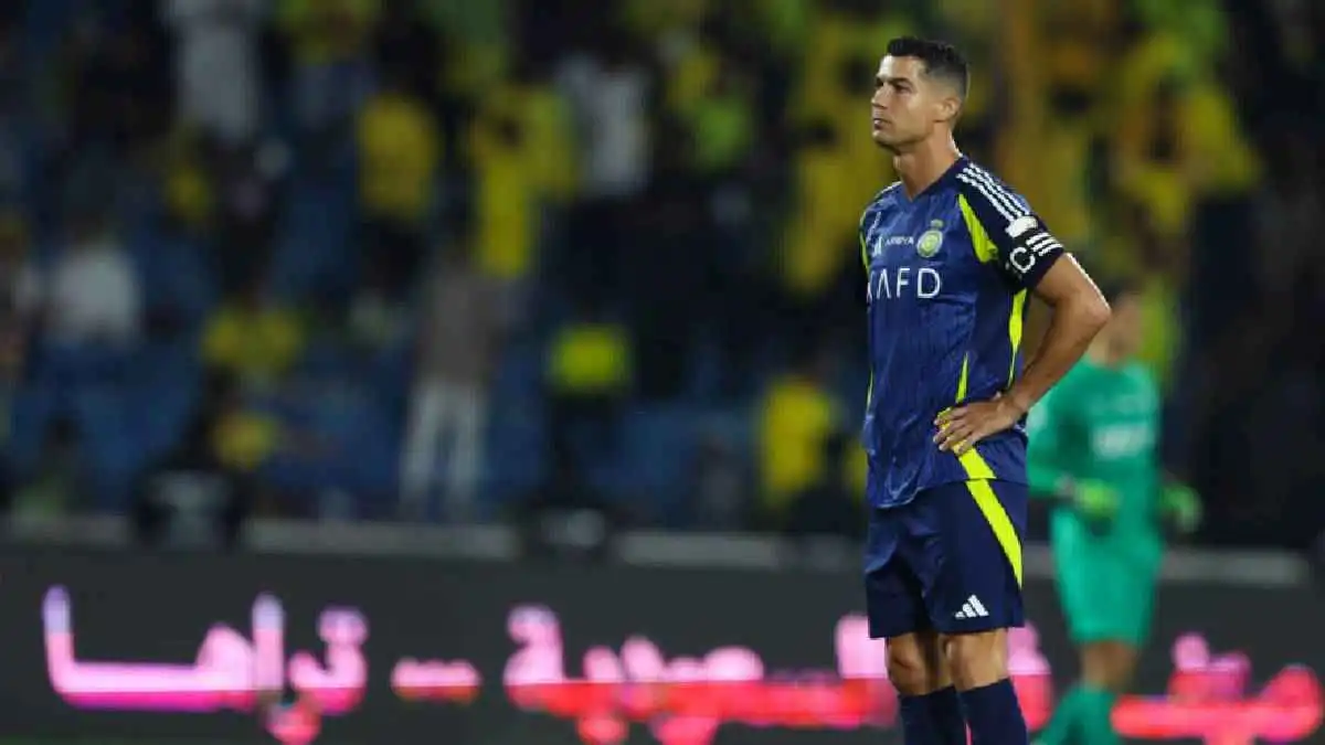 كريستيانو رونالدو يطلب التعاقد مع نجم برشلونة سريعا