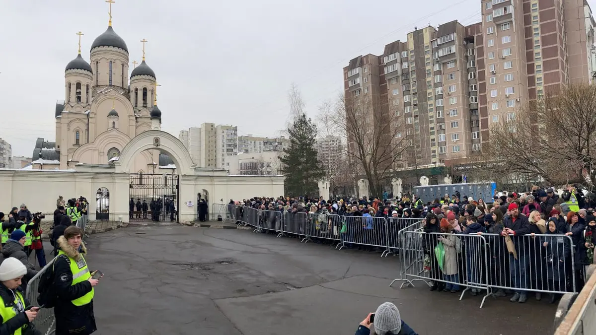 وسط مخاوف.. المعارضة الروسية تشيع نافالني في موسكو (صور)