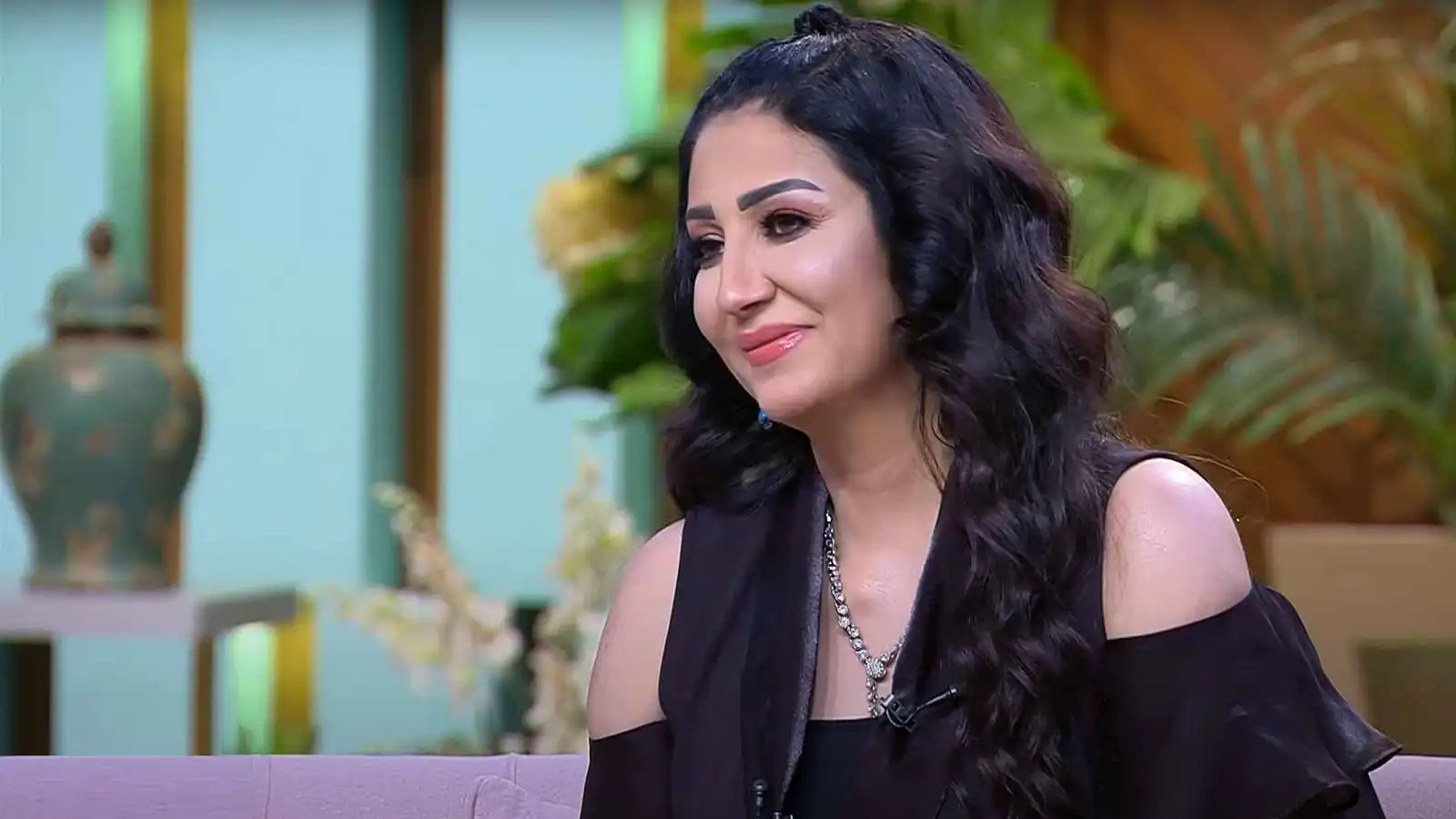 بعد ربطها بأزمة إبراهيم شيكا.. ما سر اختفاء وفاء عامر؟  (فيديو)