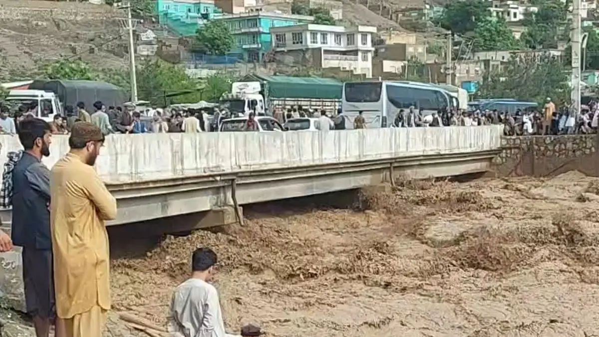 فيضانات عارمة تقتل العشرات في أفغانستان (فيديو وصور)