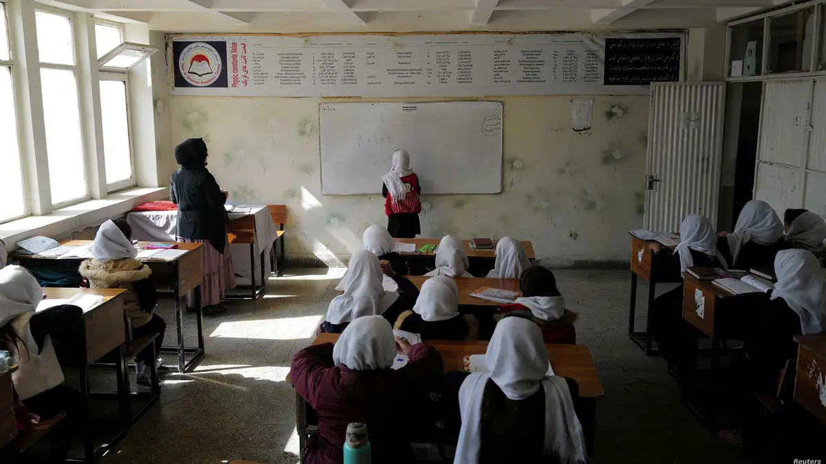 سلطات محلية شرق أفغانستان تعلن إعادة فتح بعض مدارس الفتيات