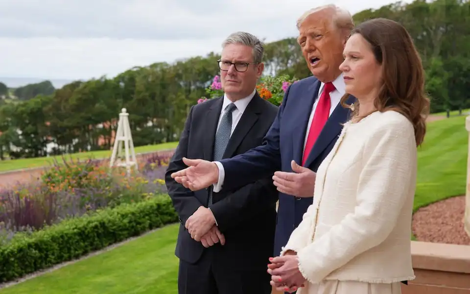 ترامب وستارمر وزوجته فيكتوريا