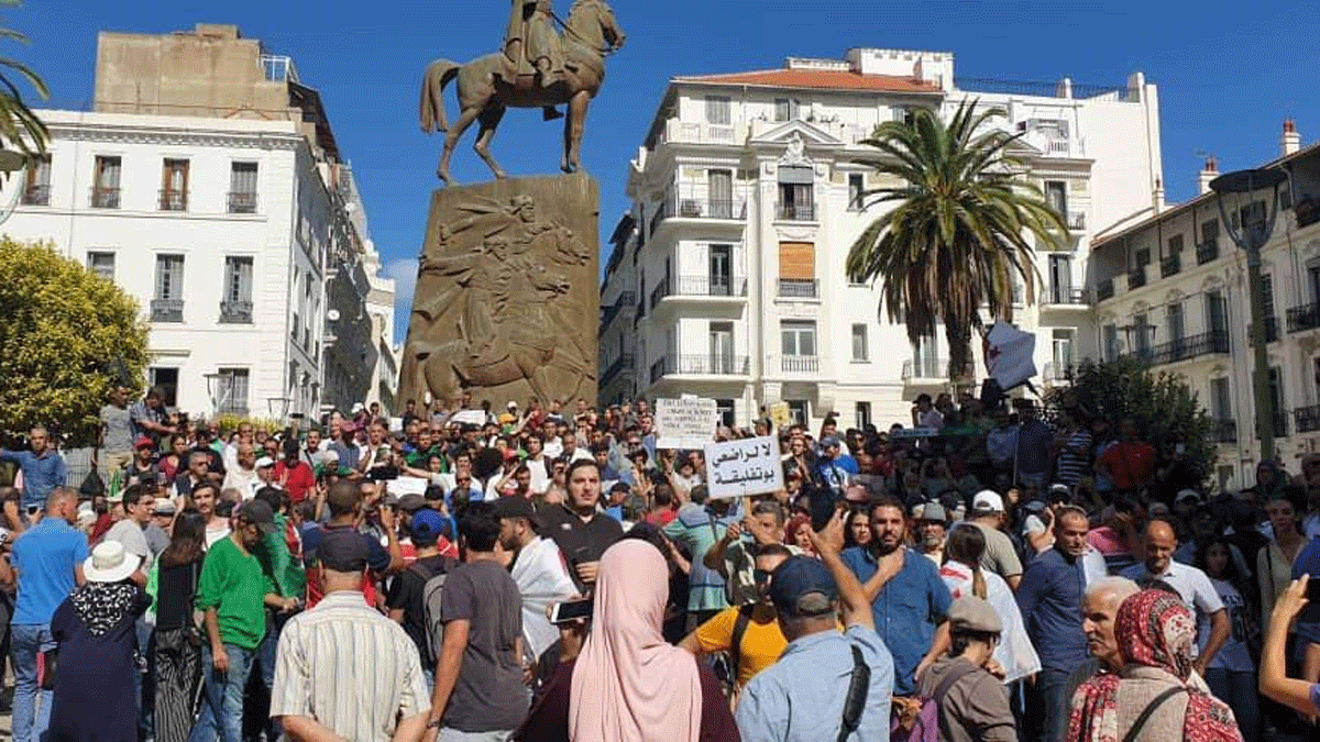 اعتقالات خلال مظاهرات طلابية ترفض الانتخابات الرئاسية في الجزائر