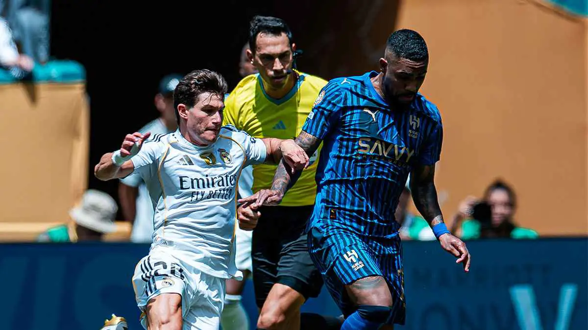 مدرب مالكوم يثير جدلا حول انتقاله إلى النصر السعودي