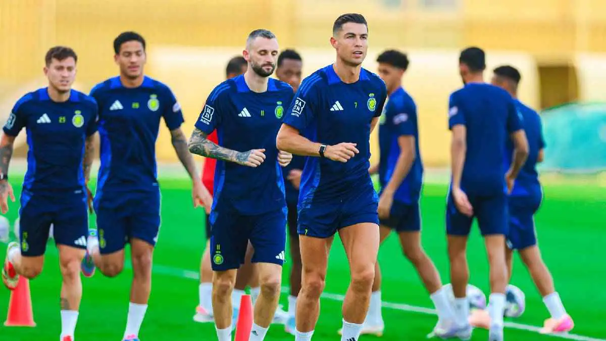 بروزوفيتش خلف رونالدو في تدريبات النصر السعودي